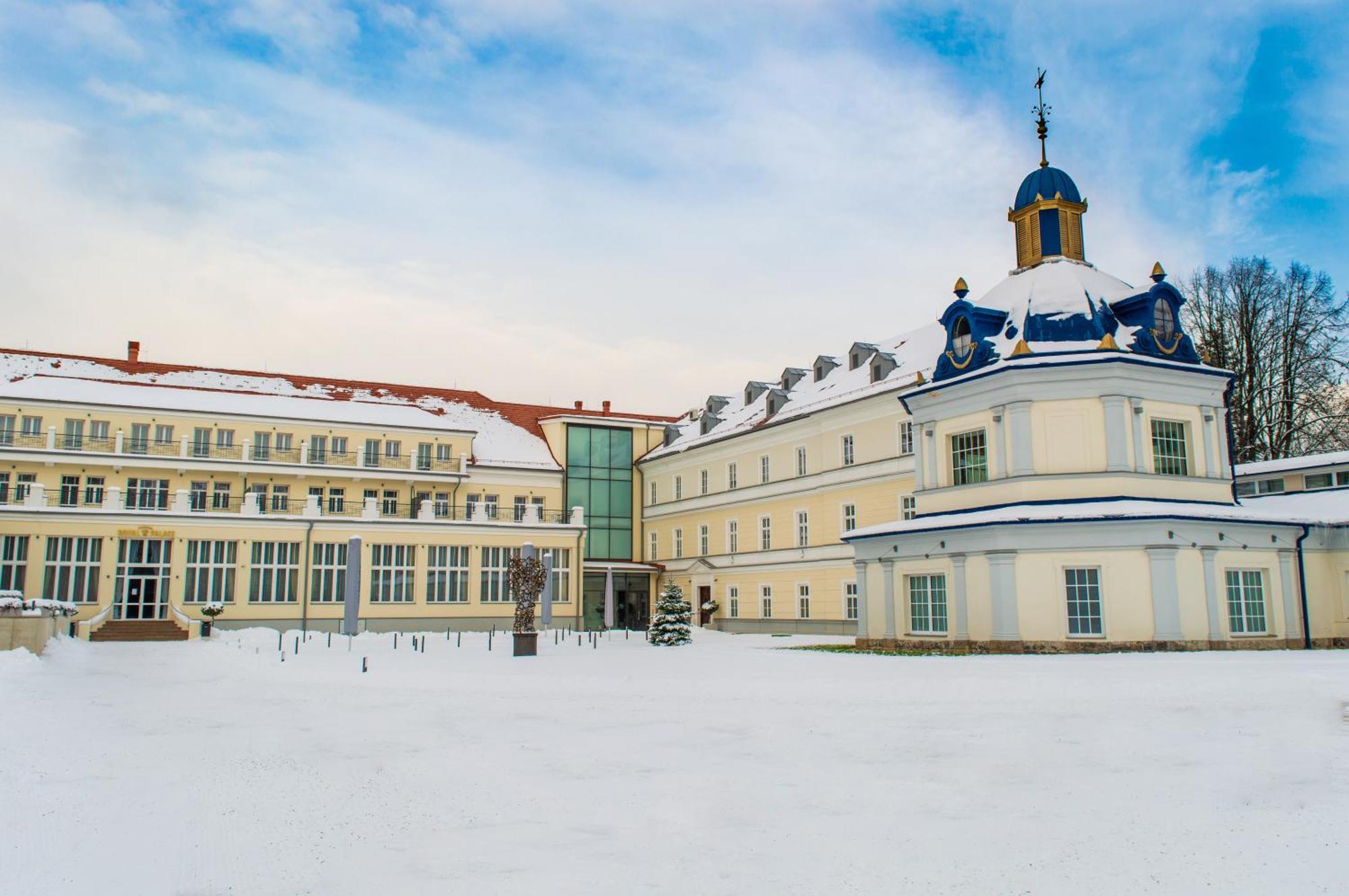 Royal Palace Turčianske Teplice 外观 照片